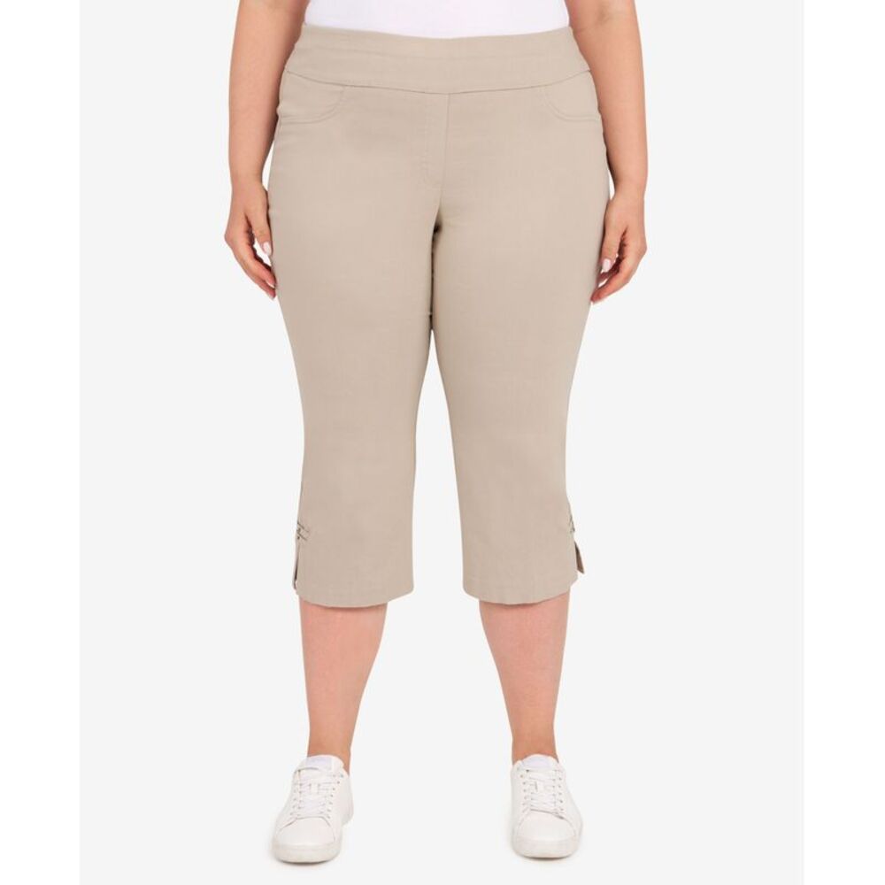 HEARTS OF PALM Plus Size Essentials Solid Pull-On Capri Pants with Detailed